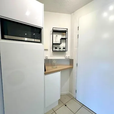 Bright With Terrace And Sea View דירה