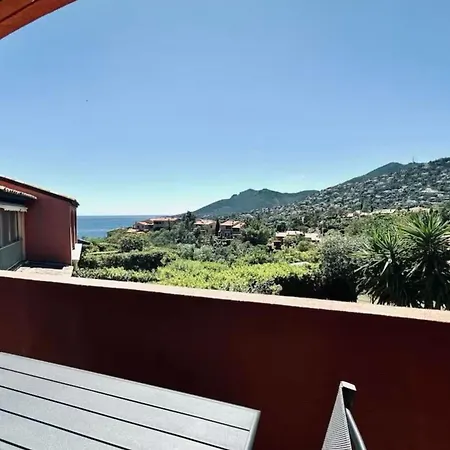 Bright With Terrace And Sea View Théoule-sur-Mer