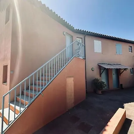 Bright With Terrace And Sea View Théoule-sur-Mer