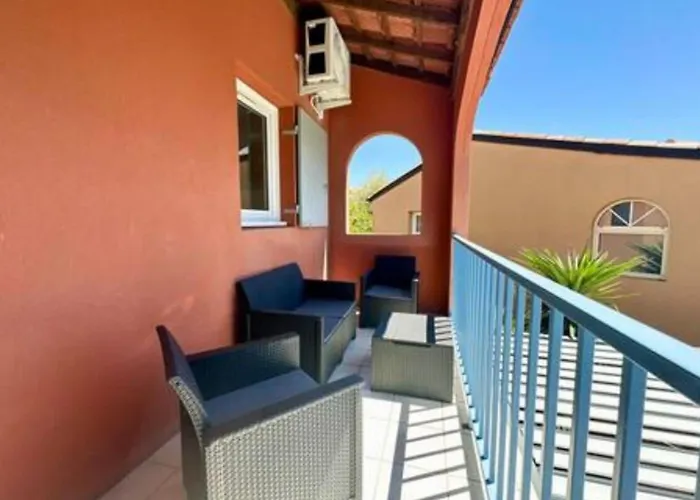 Bright With Terrace And Sea View Théoule-sur-Mer