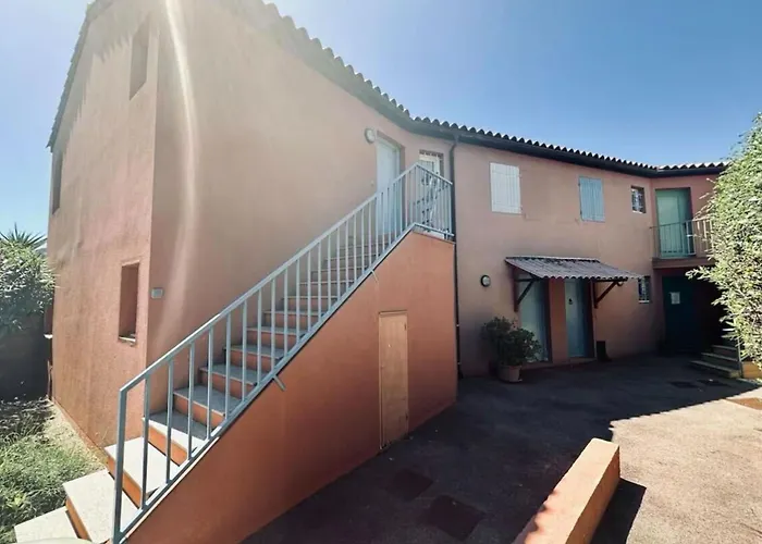 Bright With Terrace And Sea View Théoule-sur-Mer